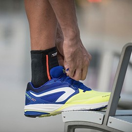 Bauyuni Ankle Brace Compression Support Sleeve for Injury Recovery, Joint Pain, Swelling, Plantar Fasciitis & Achilles Tendon - Superior Arch Support Foot Socks for Any Activity