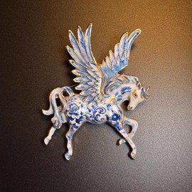 JHCHUYI 1Pcs Year of the Horse Zodiac Brooch Pin Blue Elegant Animal Horse Lapel Pin Lightweight Luxury Enamel Pin Cute Fashion Accessory Gift for Women