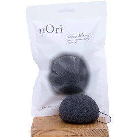 NORI Esponja Facial Konjac Carbon Bambu - LA MAS VENDIDA - KONJAC SPONGE NATURAL - Para piel grasa, acnéica, mixta. Evita puntos negros y previene el acné. Uso diario. Limpia y exfolia tu piel suavemente. BIODEGRADABLE /Rutina de limpieza facial