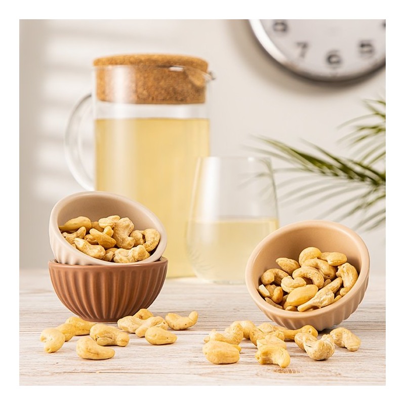 Holland & Barrett Natural Whole Cashew Nuts