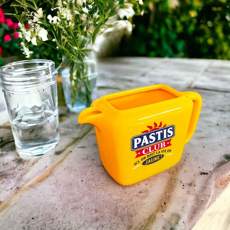 Pastis Club Jug "Hier trinkt man das Leben in Gelb"