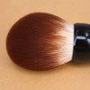 Vela.Yue Large versatile powder brush for a flawless lightweight look