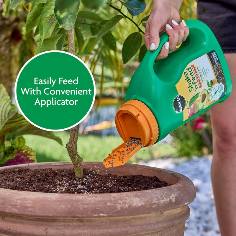 Miracle-Gro Shake 'N Feed Continuous Release Citrus, Avocado & Mango