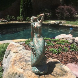 homestyles 16 in. Large Sexy Mermaid Sitting on Coastal Rock Beach Nautical Garden Statue in Bronze Patina Pool Patio Lawn Statue
