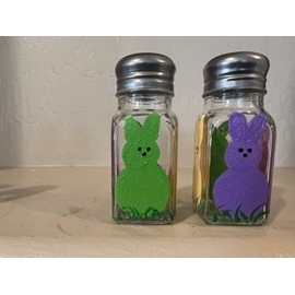 Unbranded Hand Painted Easter Purple, Pink, Green & Pink Bunnies Salt and Pepper Shakers