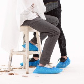 MIDHILL MIDHILL 30x BLUE DISPOSABLE STANDARD SHOE COVERS FOR CLEANING OVER SHOE PROTECT CARPETS 3.5g PAIRS ONE SIZE FITS ALL (30)