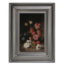 4x6 Picture Frame, Vintage Metal Frame with Real Glass and Velvet Backing, 4x6 Photo Frame for Tabletop or Wall, Home Decor, Photo Gallery, Great for Weddings, Graduations, Events, Portraits, Silver