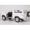 1978 Ford Bronco 1:24 Diecast Model Car White SUV SUT