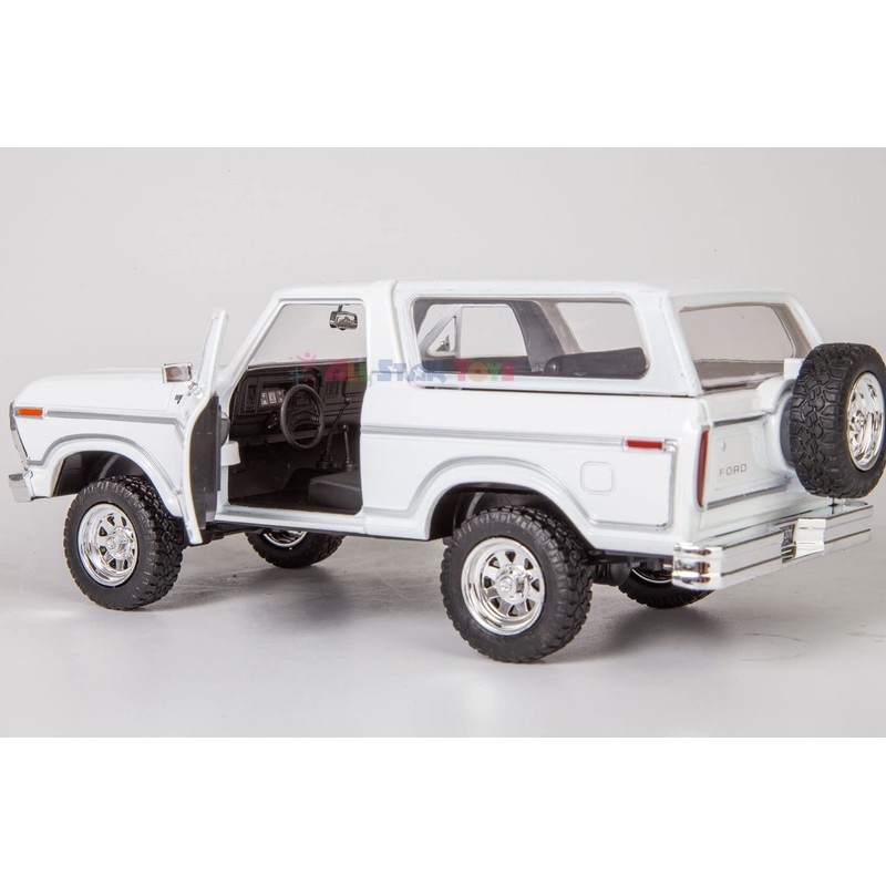 1978 Ford Bronco 1:24 Diecast Model Car White SUV SUT