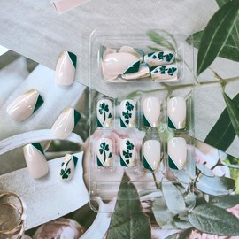 24Pcs St. Patrick's Day Press on Nails Medium Square Fake Nails with Shamrocks Design French Tips Glue on Nails Full Cover Glossy False Nails for Women and Girls DIY Irish Holiday Nail Art Decoration