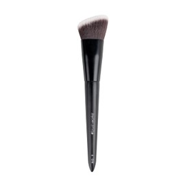 Brushworks No. 9 Angled Flat Top Foundation Buffing Brush