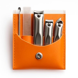 5 in 1 Professional Nail Clippers Set with Sharp Nail Clipper & Toenail Clippers, Portable Travel Nail Kit in Exquisite Leather Case for Men & Women (Silvery)