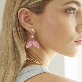 Mermaid Earrings for Women Mermaid Scales Clip on Earrings Pearl Fishtail Dangle Drop Earrings for Women Beach Jewelry (Pink)