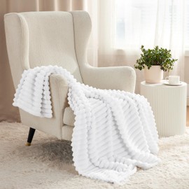 Bedsure Soft Fleece Throw Blanket - Fluffy Cosy Warm Fleece Blanket for Sofa and Bed, Gift for Women and Girls, Single, White, 130x170 cm