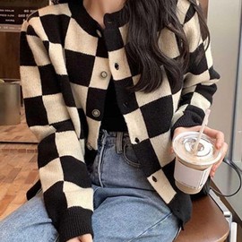 Women's Plaid Cardigan for Transitional Spring/Fall Date Looks Styling 2ea