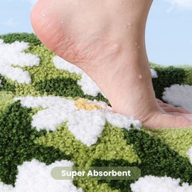 WREWING St. Patrick's Day Rug, Cute White Daisy Bath Mat Decor Non Slip Bath Mat, Super Absorbent Soft Microfiber Bathmat, Machine Washable Rug Mat for Bedroom Kitchen Bathroom 16x24 Inches (Green)