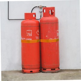 STOBAZA Tank Holder Bracket for Gas Cylinders Material Easy Installation with Safety Strap Space Saving Design for Nitrogen Tanks