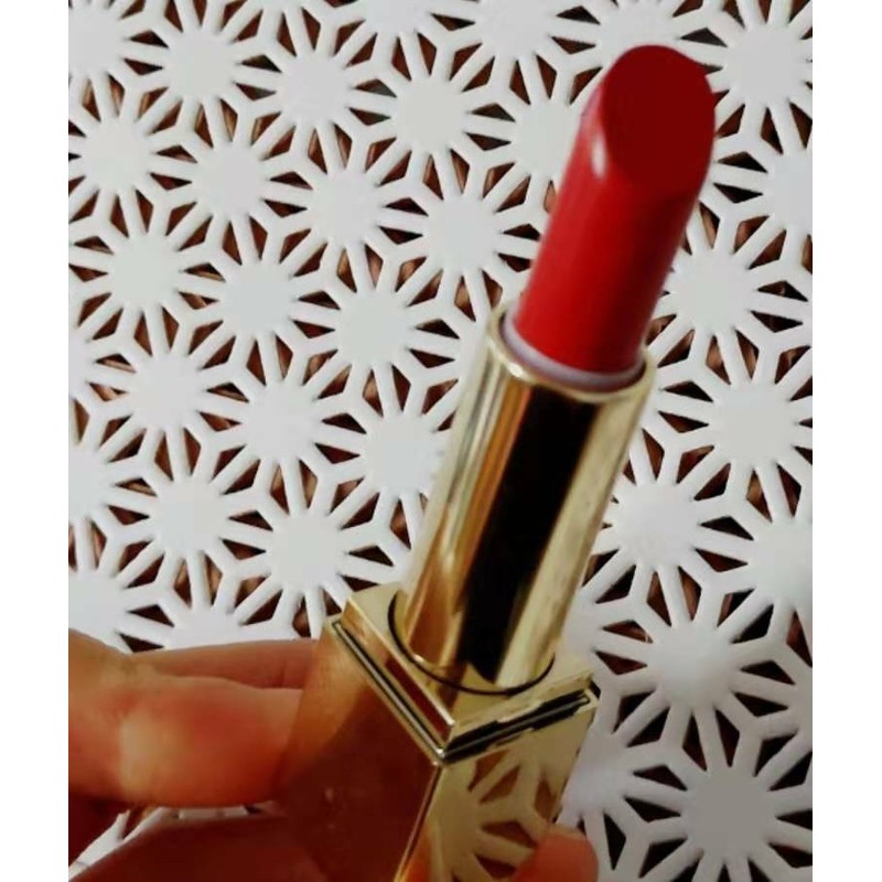 Estée Lauder New Estee Lauder pure color envy Sculpting lipstick.