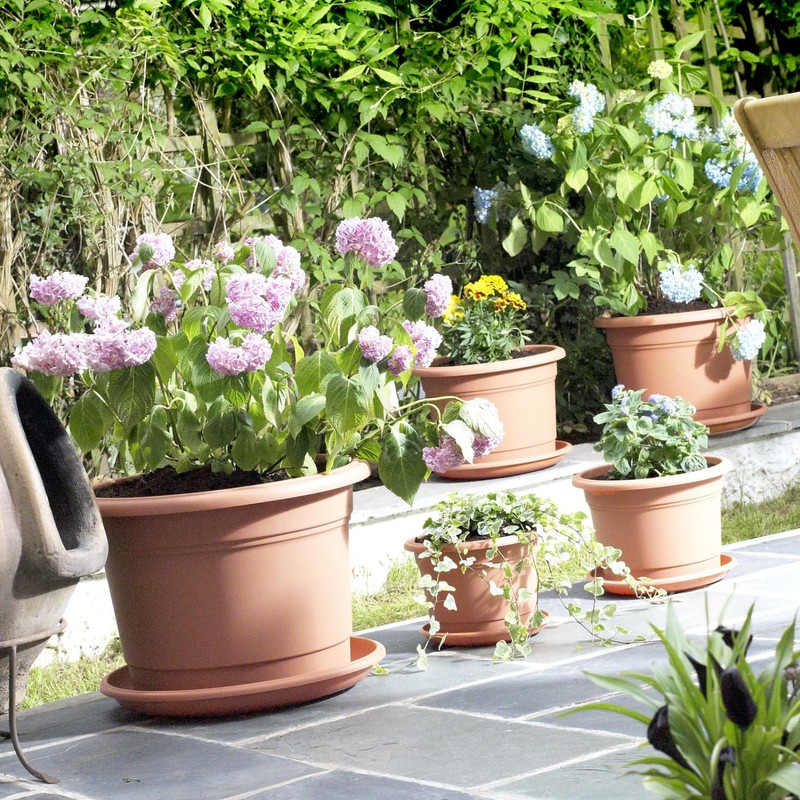 Whitefurze G01R35 35cm Milano Round Planter - Terracotta