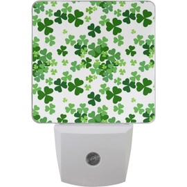 Green Lucky Clover Plug-in Night Light,St Patrick's Day Shamrocks Lamp Auto Dusk to Dawn Sensor Nightlights Plug into Wall,Energy Efficient Nightlight Home Decor for Bedroom,Bathroom,Kitchen,Hallway