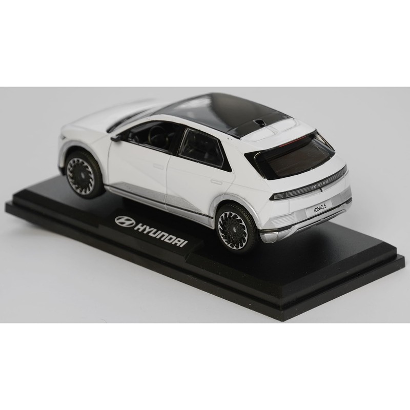 Hyundai GIG70AZ110WH IONIQ 5 Miniature 1:38 Scale Atlas White
