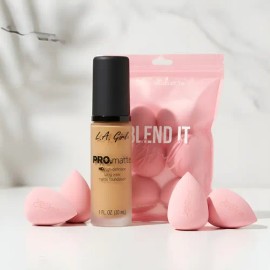 Kit Pro Makeup: Base Maquillaje Pro Matte Tono 77 Soft Honey + 6 Esponjas Rosa Mediana
