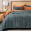 EVERGRACE 3 Pieces Luxurious Queen Velvet Quilts, Ultra Soft Lightweight