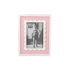 Sass & Belle Scalloped Photo Frame in Pink