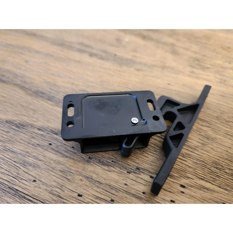 Southco C3-810 Plastic Grabber Catch Side Mount Push-To-Close Latch