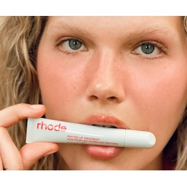 Labial Líquido Rhode Peptide Lip Tint Color Strawberry Glaze Brillante