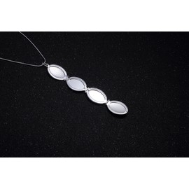 AmDxD Photo Locket Necklace Oval Shape 4 Photos Usable Women Men Pendant Necklace Silver Xmas Gift