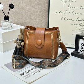 NEBIL Vintage Bucket Bag, Women's Crossbody Bags, Bootara Bucket Bag, Vintage Shoulder Bag with Adjustable Widened Strap (Brown)