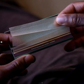 Mascotte® Brown Slim Magnet | Unbleached Long Papers | Slim and Thin Rolling Paper with Magnetic Closure | 50 x 34 Papers Pack of 50