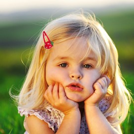 2 Pairs Strawberry Hair Clips for Baby Girls Toddlers, Cute Fruit Hair Barrettes Kawaii Fringe Hairclips Hairpins Y2K Strawberry Hair Accessories for Toddlers Baby Girls (Red)