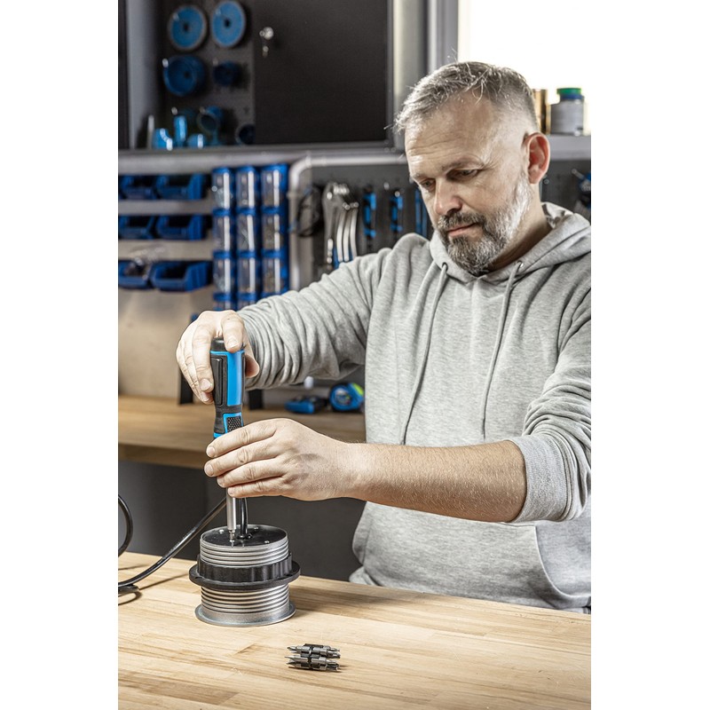Högert HT1S215 Screwdriver Set of 13 with Innovative Construction with