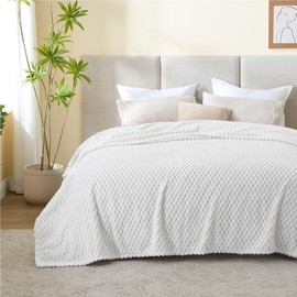 BEDELITE Fleece Blanket, Large Queen Blanket for Bed, 3D Jacquard Decorative White Fuzzy Blanket, Soft and Cozy Warm Plush Fluffy Blanket All Seasons Suitable, 90x90Inches