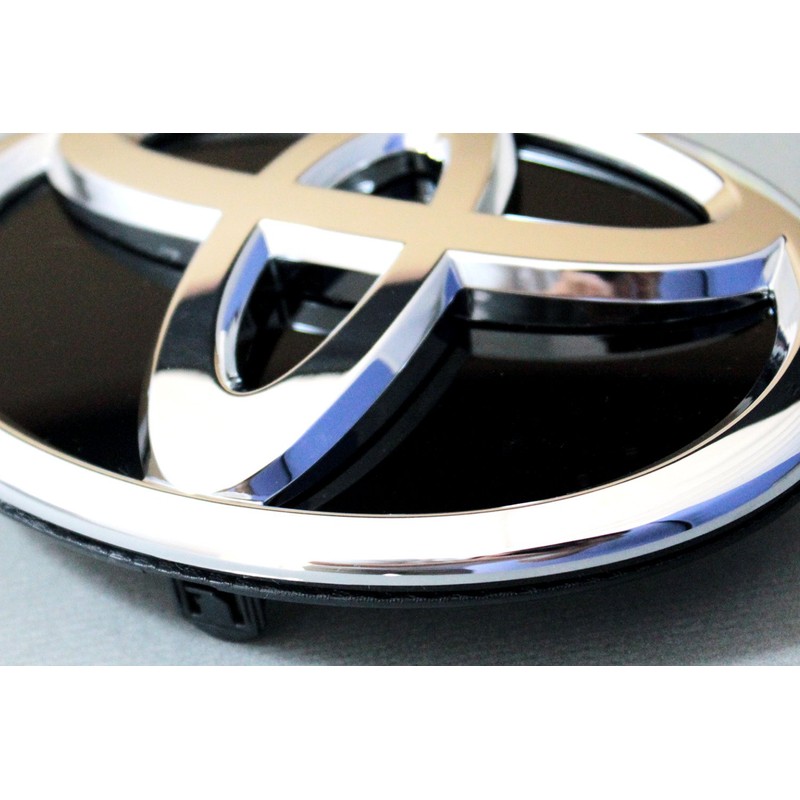 SecondStage T209BLK Toyota Voxy 80 Series Emblem Change Kit, N