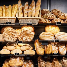 Yangfei Pack of 100 Wooden Chalkboard Small, Wooden Board with Clip, Mini Boards for Labelling, Wooden Photo Folder, Memo Clips for Wedding, Birthday Party Decoration, Place Cards, Name Cards