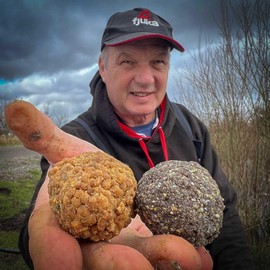 Fjuka Squeez-Ready Sweet Method Pellet 2mm | Ready-prepped Method feeder pellet | F1s, Carp, tench, bream etc | 200g Bag