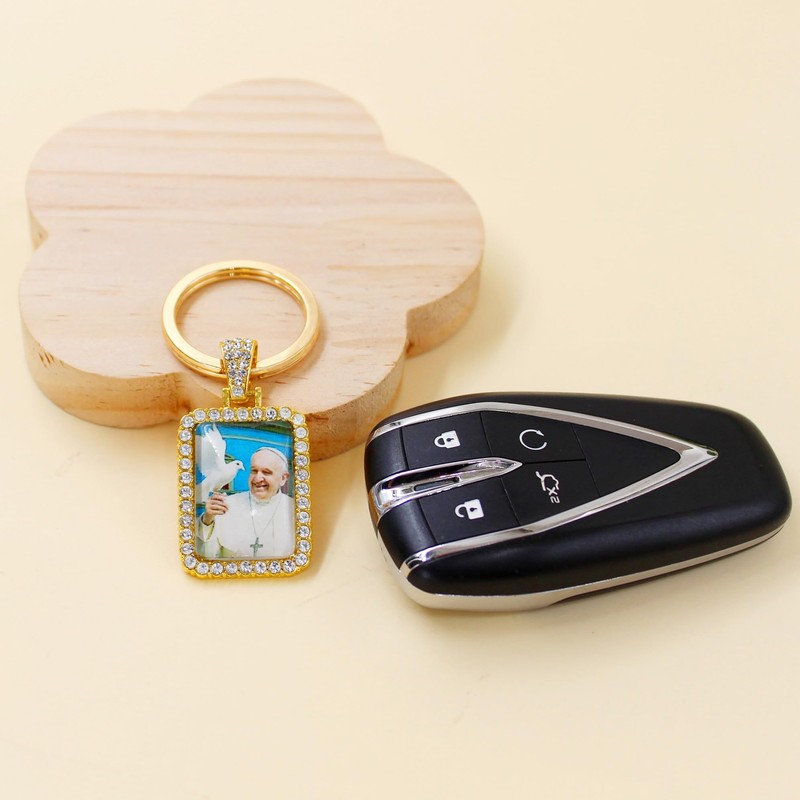 Tobestu Gold Plated Pope Keychain - Rectangular Catholic Keyring Charm