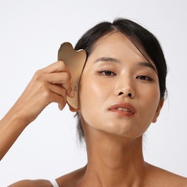 Notdam [+Jeogori] Bangjja Yugi Heart Gua Sha Massager / 놋담 [+저고리] 방짜유기 하트괄사 마사지기