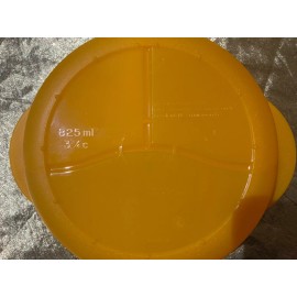 New Tupperware Small Crystalwave Lunchable Divided Dish 825ml in Bright Orange