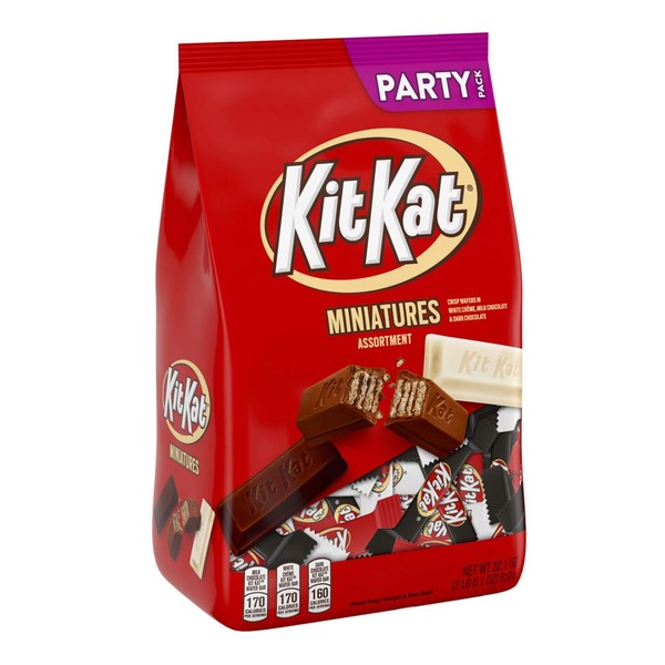 KIT KAT Miniatures Assorted Chocolate and White Creme Wafer Candy Bars, Individually Wrapped, 32.1 oz Bulk Party Pack