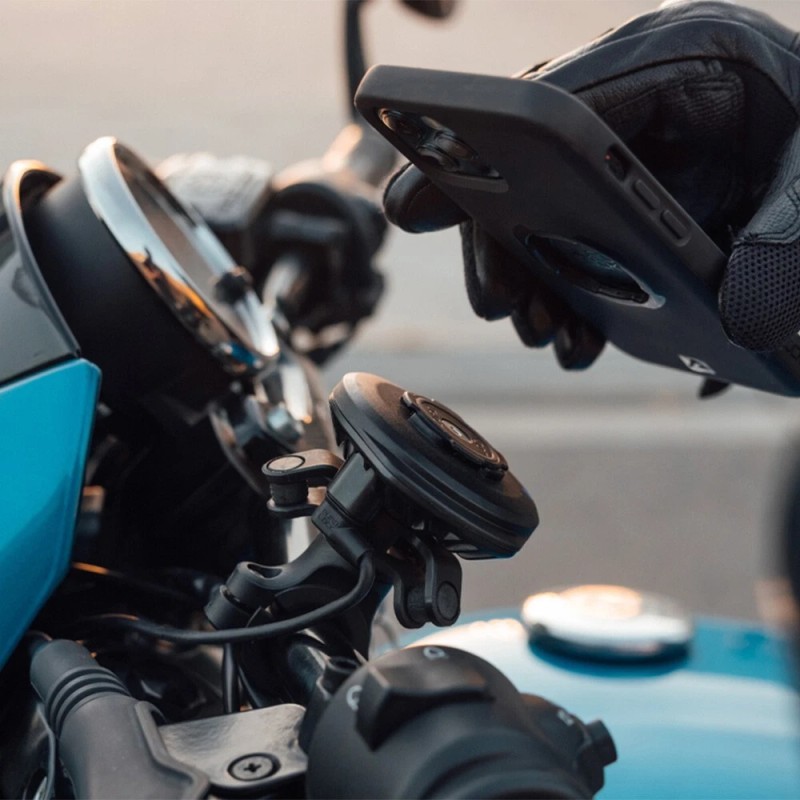 Quad Lock 12V - 24V Waterproof Wireless Charging Head