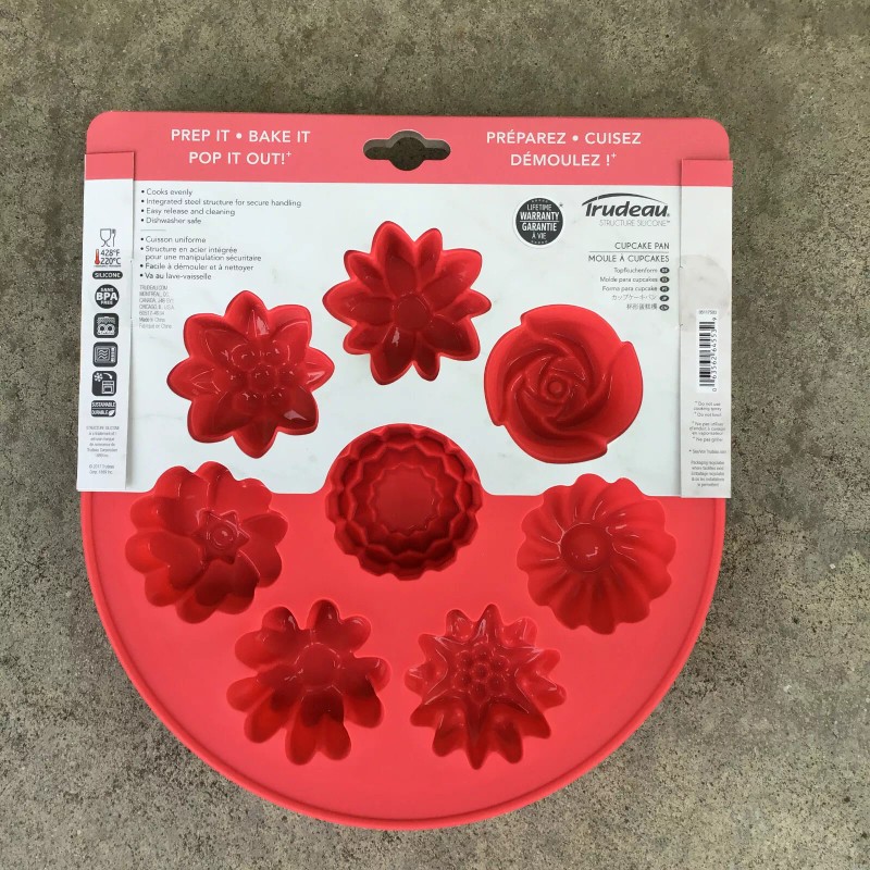 Trudeau Structure Silicone Red Floral Cupcake Pan Mold 8 Flowers