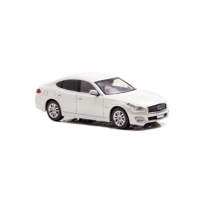 Hiko Seven CARNEL 1/43 Nissan Fuga Hybrid (Y51) 2015 Crystal