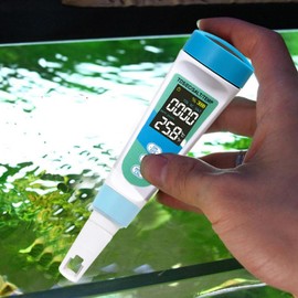 Digital Salinity Meter | Accurate Digital Water Quality Salinity Testing Kit,Multifunctional 4 in 1 Salt Testers, Portable Testing Tool for Swimming Pool, Fish