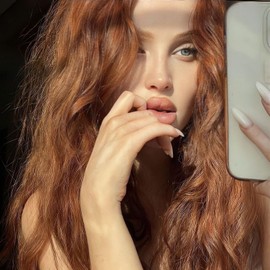 RONGUDOYI Ginger Curly Wig Long Wavy Synthetic Lace Front Wig Glueless Orange Curly Natural Hair Water Wave Lace Front Wigs Burnt Orange Wigs for Women