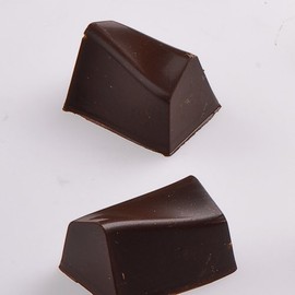 Polycarbonate Chocolate Mold Warped Log 28x20mm x 17mm High, 28 Cavities