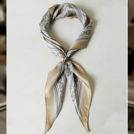Hazzys (신세계센텀점)블루 프린트 실크 스카프 HISC5E343B1 (Sinscape Centum City) Blue Print Silk Scarf HISC5E343B1